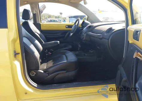 2009 Volkswagen New Beetle 2.5L z USA, uszkodzony, nr VIN 3VWRW31C29M500460